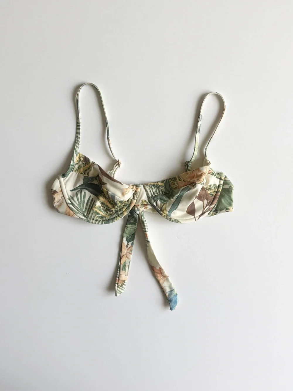 Monday Swimwear LARGE Mauiu underwired bikini top in Amazonia print